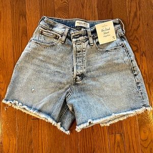 NWT, A&F “the dad short” denim shorts, size 25/0